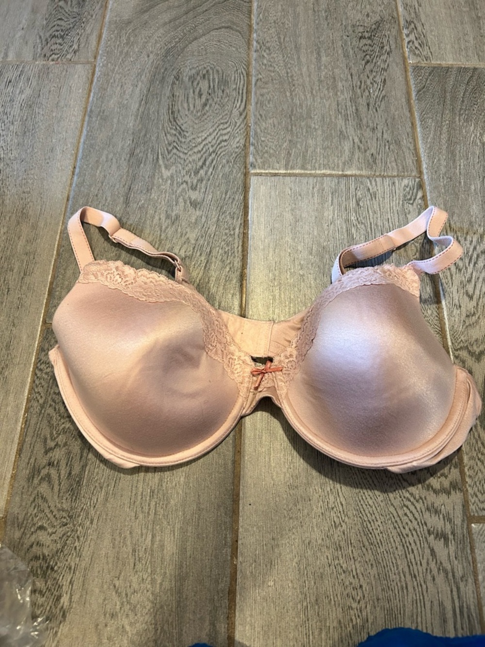 Maidenform light pink Underwire Lightly Lined Lace Full Coverage bra-size 40B